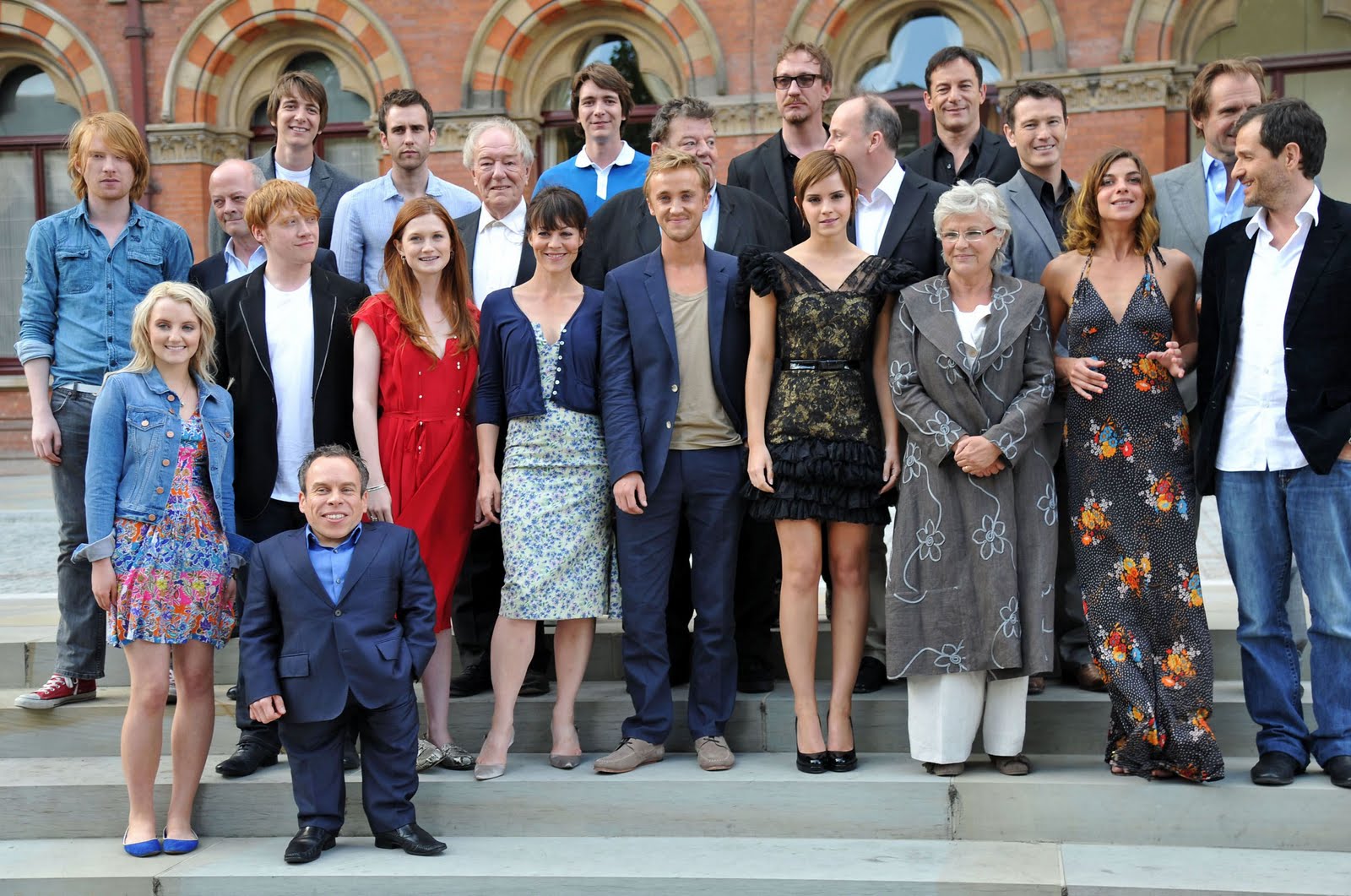 Cast Of The Deathly Hallows Part 2